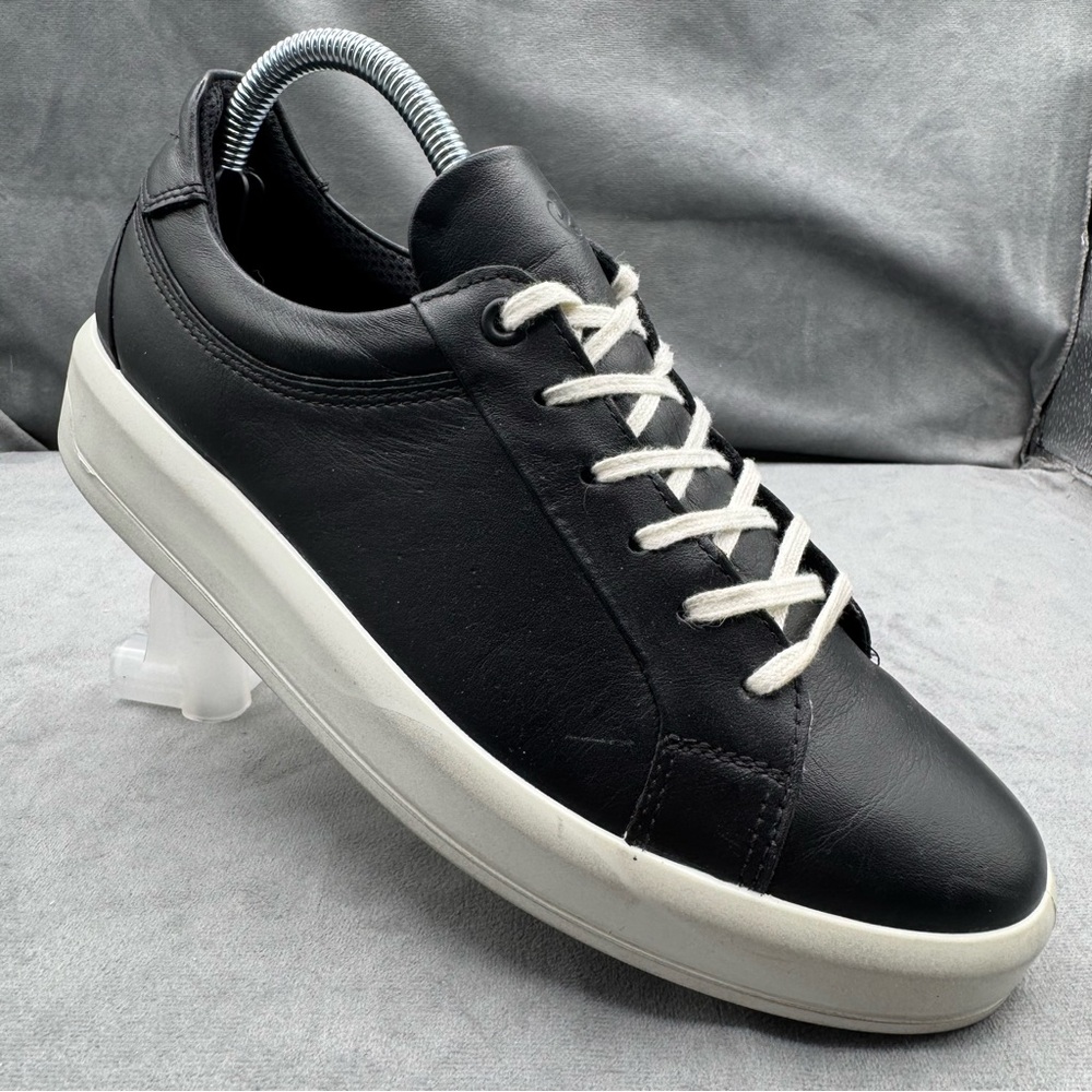 ECCO Women’s Soft 9 II‎ Sneakers Women’s US Size 8 Black Leather White Sole
